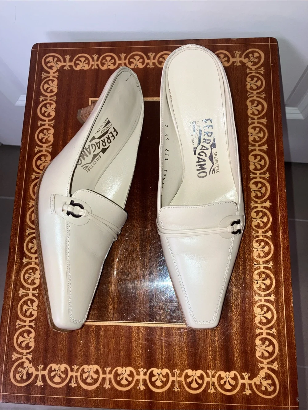 5.5  Ferragamo Tan slides  Shoes kitten heels EUC